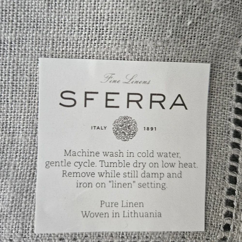 NWOT SFERRA Festival Gray 100% Linen Napkins x 3